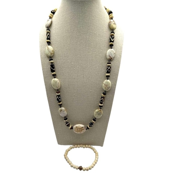 Vintage White & Black Beaded Necklace With Matching Bracelet Set - Picture 1 of 7